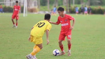 Siêu phẩm chân trái của Minh Quân: Cú "đại bác" hạ gục thủ thành U13 Đông Á Thanh Hóa