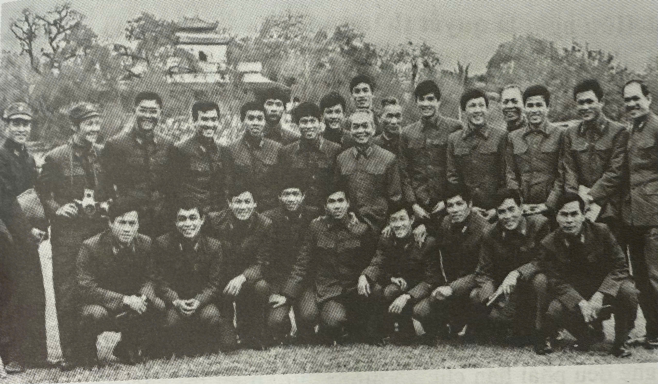 Hoan hô Đại tướng; Hoan hô Thể Công!”