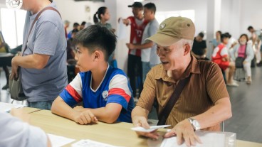 Từ khắp mọi miền đến Thể Công - Viettel: 80 gia đình cùng viết tiếp giấc mơ sân cỏ của các con