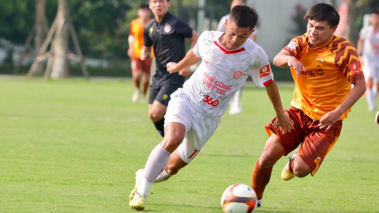 Công Hậu dứt điểm kiểu Thierry Henry nhấn chìm U21 HAGL, Công Phương hoàn tất cú đúp kiến tạo