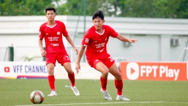 Trung phong 1m84 Nguyễn Đăng Dương đánh đầu dũng mãnh, mở màn chiến thắng 6-0 của U21 Thể Công - Viettel