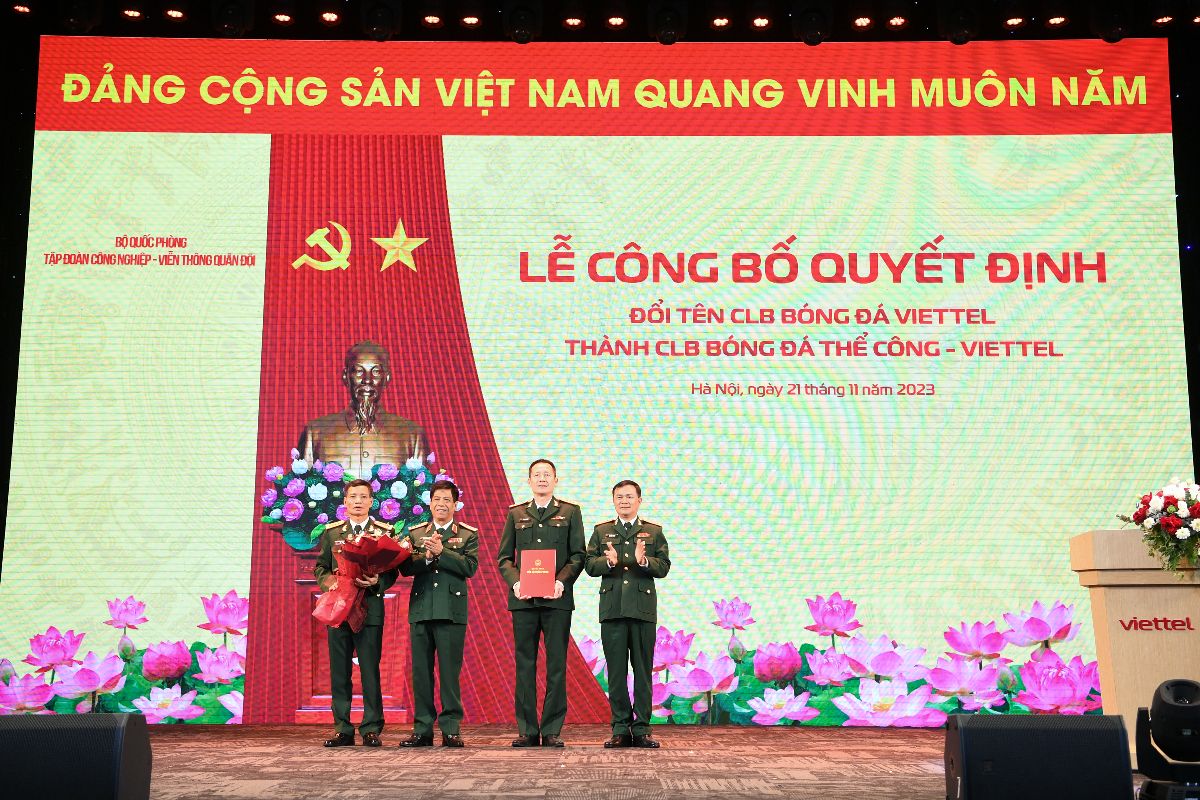 Đội bóng Viettel tự hào đón nhận phiên hiệu Thể Công - Viettel