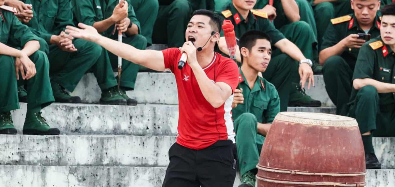 Tình yêu của một cổ động viên đã gắn bó hơn 20 năm với Thể Công – Viettel