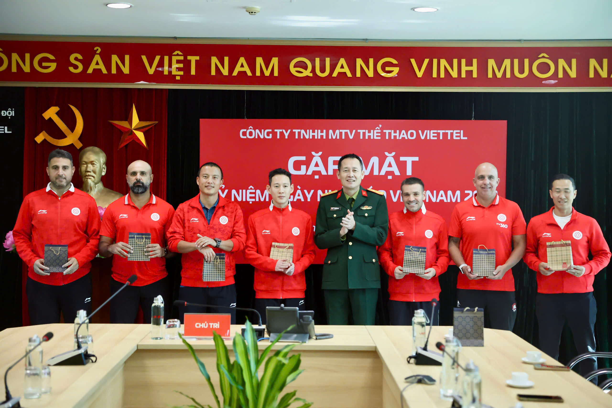 z7243804029206_82112fbddd0444a60249da51a90b5cc2