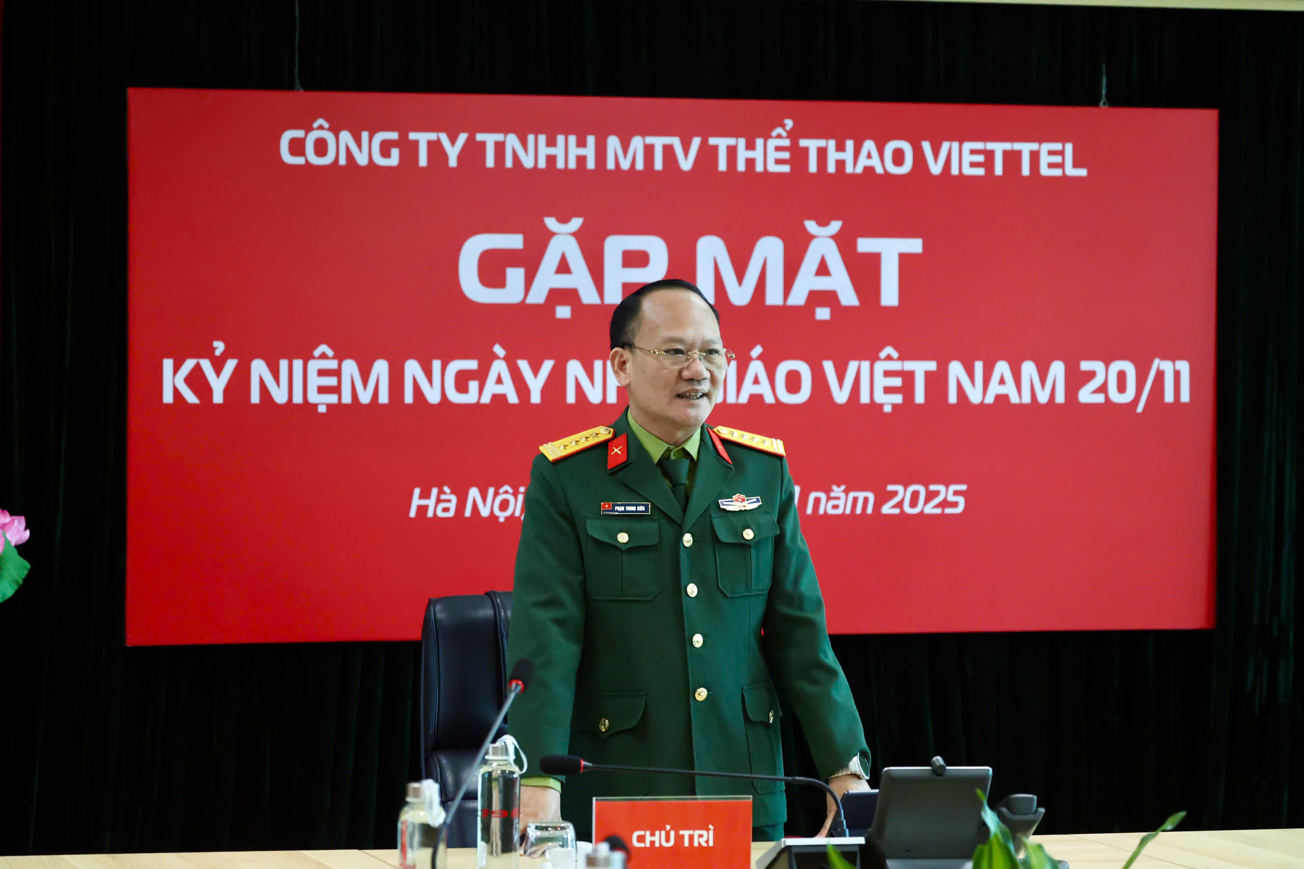 z7243804044110_28b86e9a09d0d0a307e8a3a073d33a37