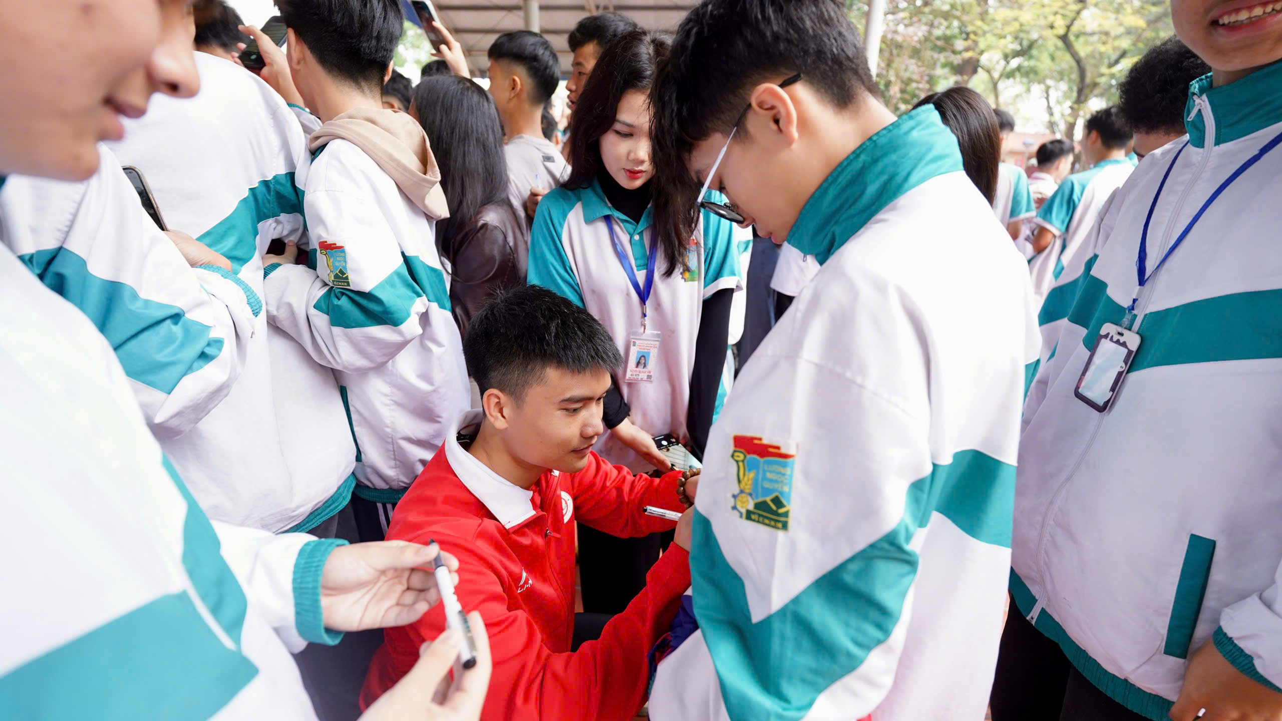 z7356002084877_bde70d360e499077bb69ee362b1debd8