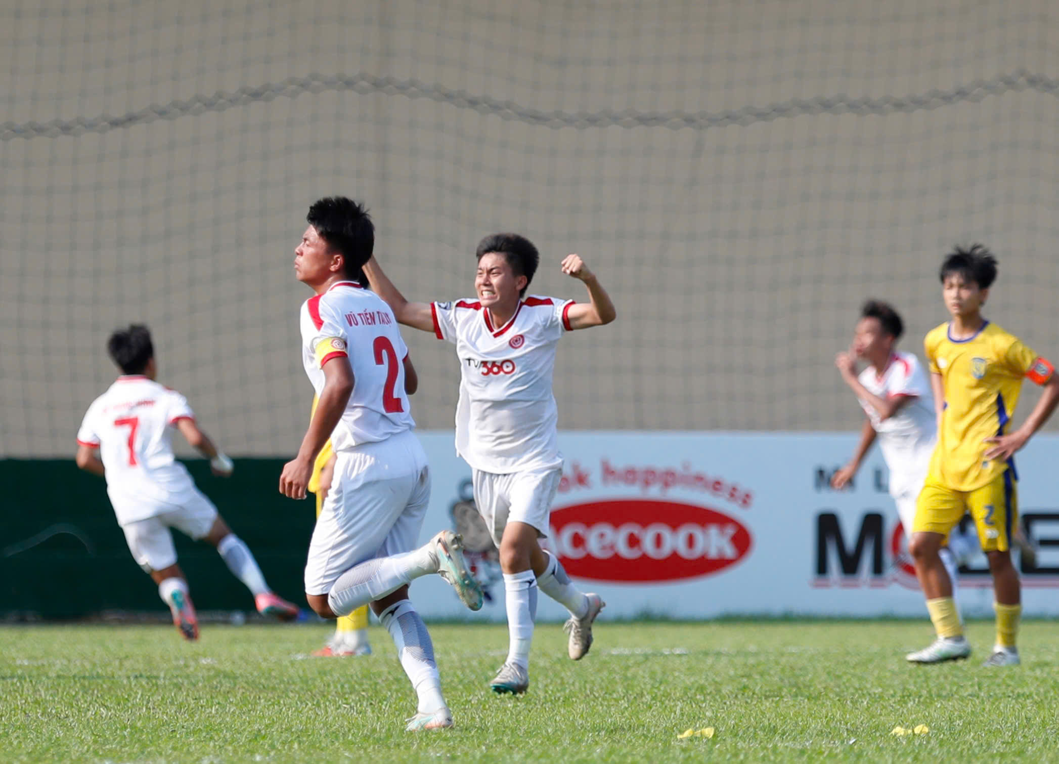 z7717755570510_90b9e29063bcd551c3483d830261c81d